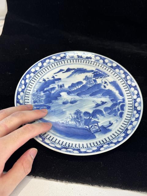 古玩陶瓷清中期青花盤真品鑒賞圖