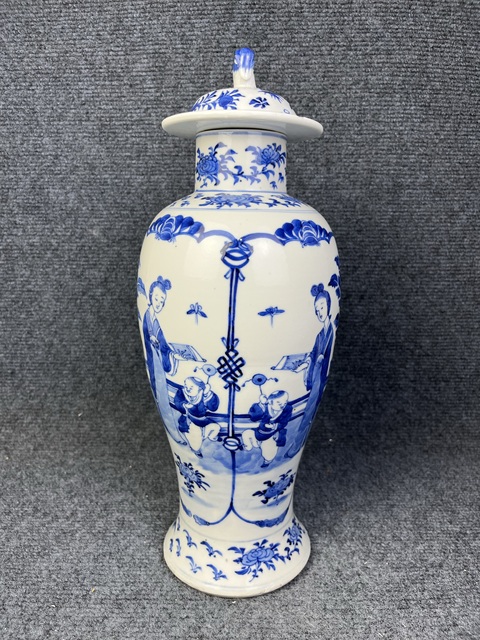 古玩陶瓷青花三娘教子紋大蓋瓶真品鑒賞圖