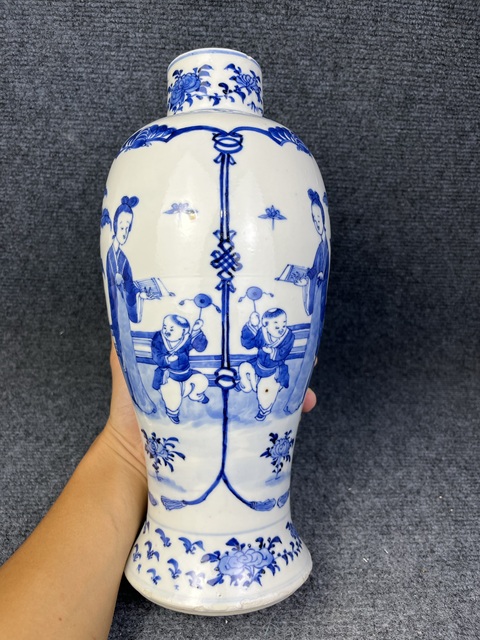 古玩陶瓷青花三娘教子紋大蓋瓶真品鑒賞圖