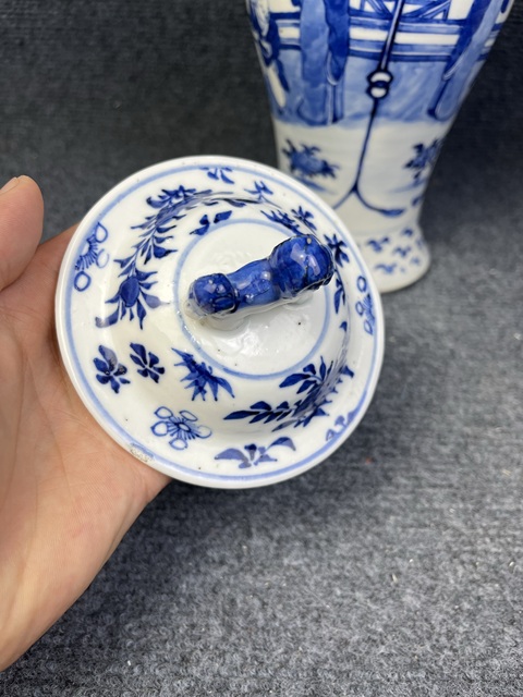 古玩陶瓷青花三娘教子紋大蓋瓶真品鑒賞圖