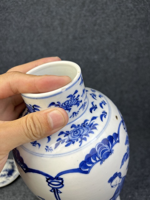 古玩陶瓷青花三娘教子紋大蓋瓶真品鑒賞圖
