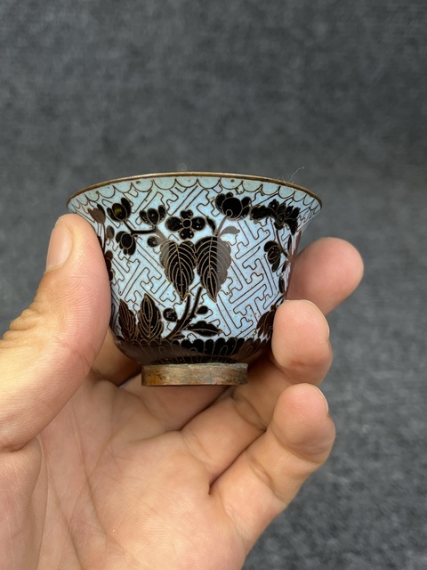 古玩雜項銅胎掐絲琺瑯花卉紋壓手杯拍賣,當前價格999元