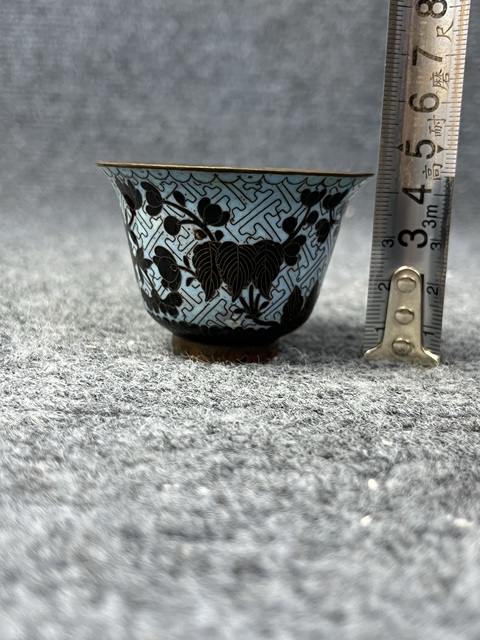 古玩雜項銅胎掐絲琺瑯花卉紋壓手杯拍賣,當前價格999元
