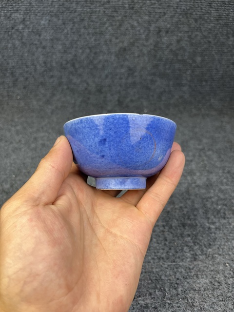 古玩陶瓷撒藍(lán)釉五彩花卉紋茶圓真品鑒賞圖