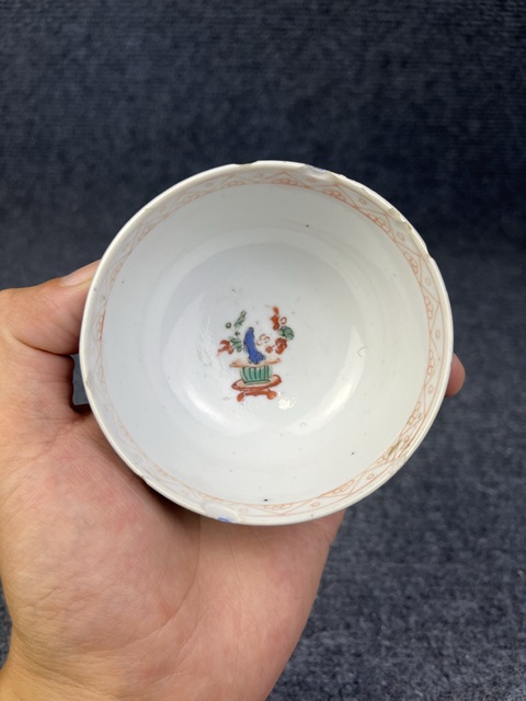 古玩陶瓷撒藍(lán)釉五彩花卉紋茶圓真品鑒賞圖