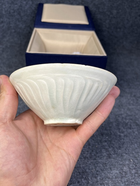 古玩陶瓷湖田窯刻劃花卉紋斗笠碗拍賣,當前價格6588元