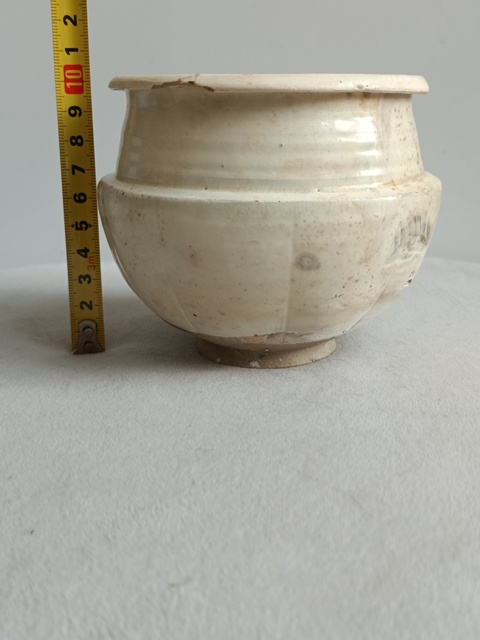 古玩陶瓷白釉瓜棱罐拍賣,當前價格358元