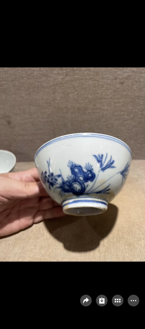 古玩陶瓷花卉紋青花碗真品鑒賞圖