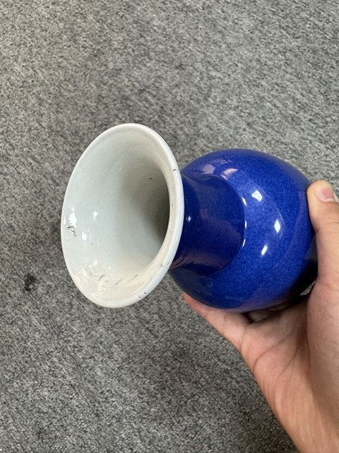 古玩陶瓷灑藍釉觀音瓶真品鑒賞圖
