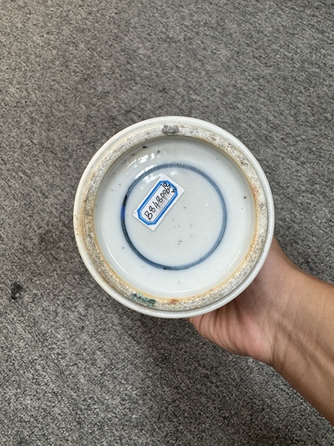古玩陶瓷灑藍釉觀音瓶真品鑒賞圖