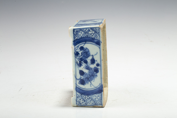 古玩陶瓷清康熙·青花錦地開窗花卉紋四方洗拍賣,當前價格198元