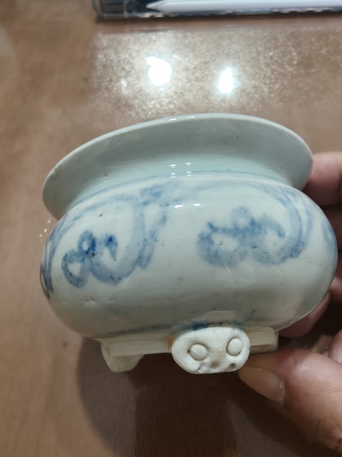 古玩陶瓷青花香爐真品鑒賞圖