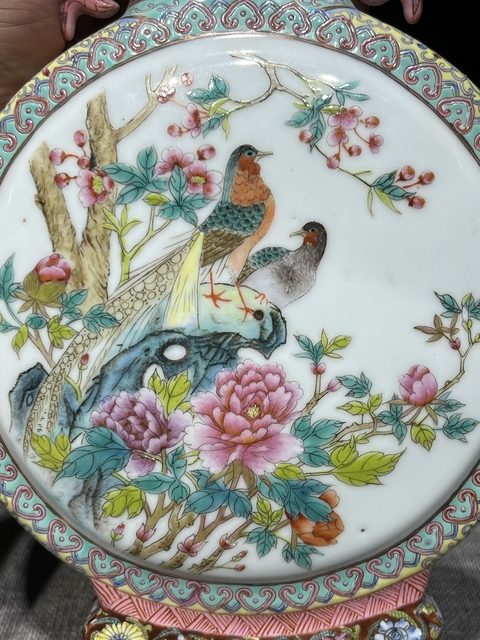 古玩陶瓷花鳥紋抱月瓶真品鑒賞圖