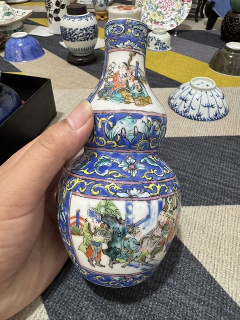 古玩陶瓷咸豐五彩人物故事紋葫蘆瓶真品鑒賞圖