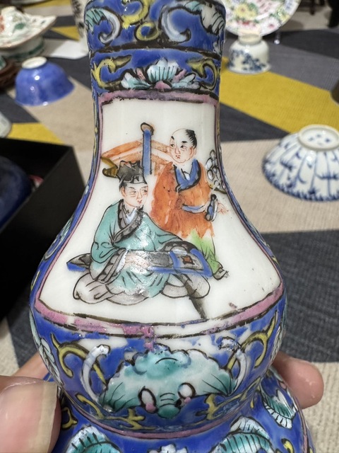 古玩陶瓷咸豐五彩人物故事紋葫蘆瓶真品鑒賞圖