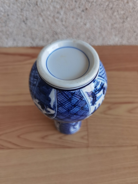 古玩陶瓷青花瓶真品鑒賞圖