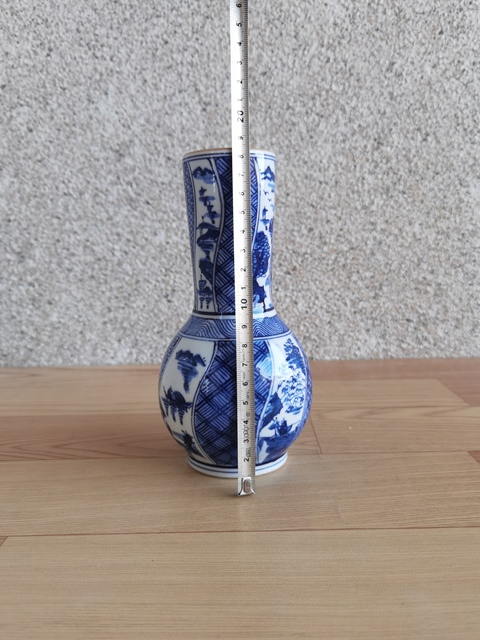古玩陶瓷青花瓶真品鑒賞圖