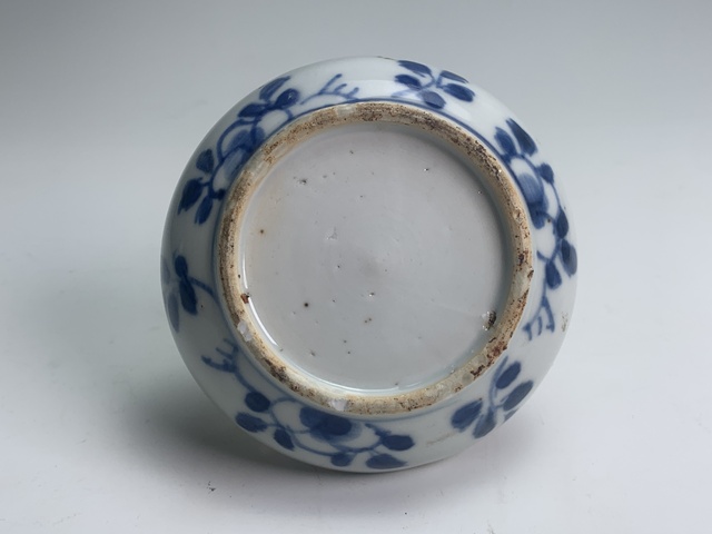 古玩陶瓷清康熙·青花花卉紋節(jié)盒拍賣,當(dāng)前價(jià)格108元