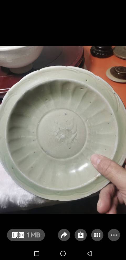 古玩陶瓷龍泉窯青釉盤真品鑒賞圖