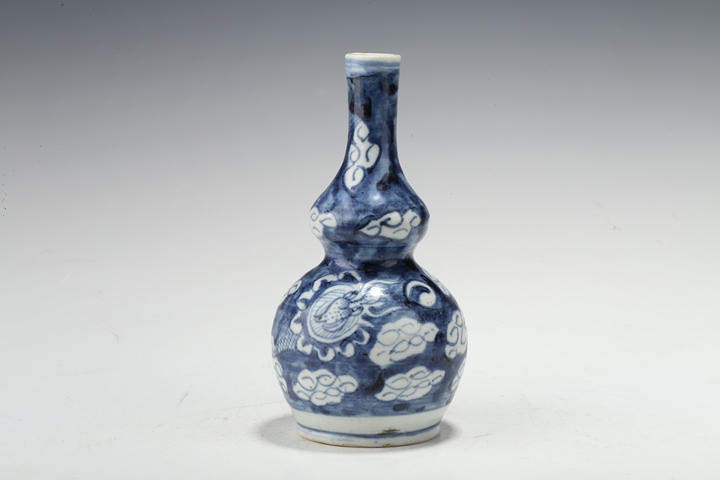 古玩陶瓷清中·青花留白云龍三現紋葫蘆瓶真品鑒賞圖