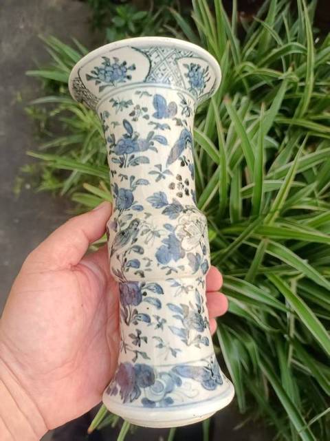 古玩陶瓷花鳥紋青花花觚真品鑒賞圖
