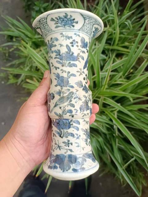 古玩陶瓷花鳥紋青花花觚真品鑒賞圖