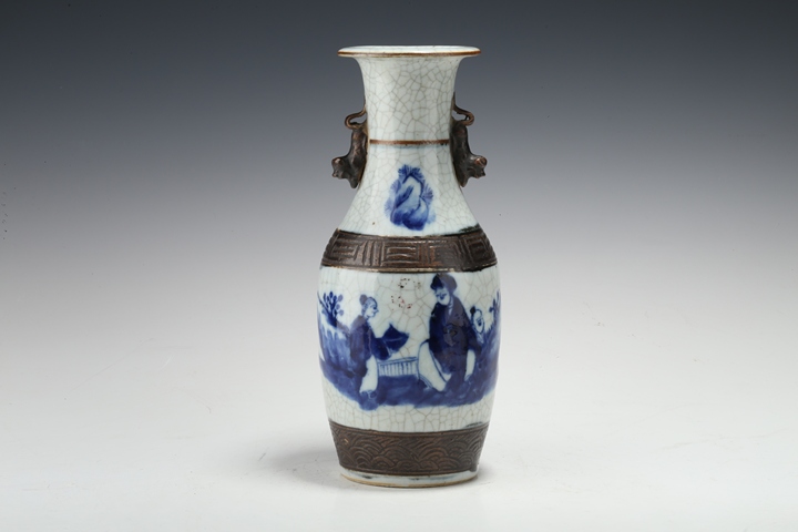 古玩陶瓷清晚·哥釉青花三娘教子紋獅耳瓶真品鑒賞圖