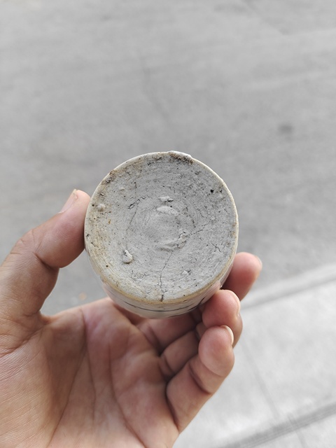 古玩陶瓷青花花卉紋罐真品鑒賞圖