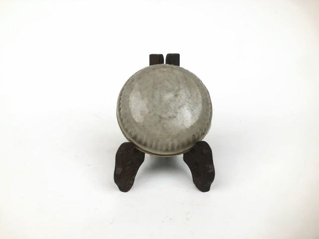 古玩陶瓷明代·白釉花口蓋盒拍賣，當前價格399元