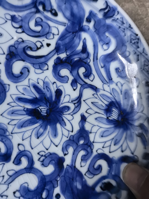 古玩陶瓷青花纏枝花卉紋盤真品鑒賞圖