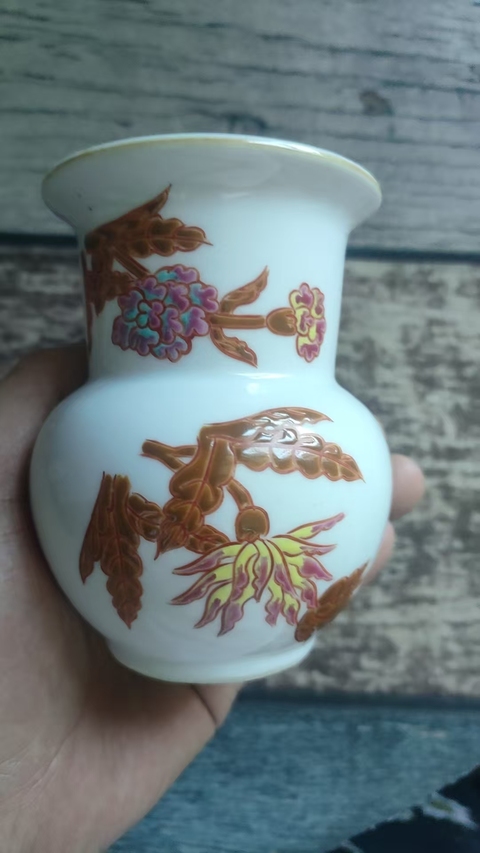 古玩陶瓷粉彩花卉紋渣斗真品鑒賞圖