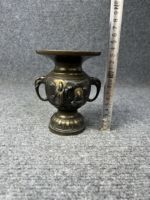 古玩雜項象耳銅花觚拍賣，當前價格158元