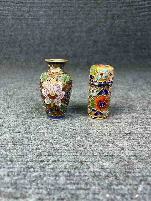 古玩雜項銅胎琺瑯彩小瓶***盒拍賣,當前價格188元