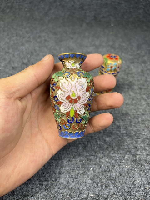 古玩雜項銅胎琺瑯彩小瓶***盒拍賣,當前價格188元