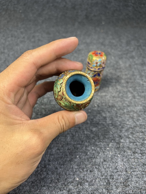 古玩雜項銅胎琺瑯彩小瓶***盒拍賣,當前價格188元