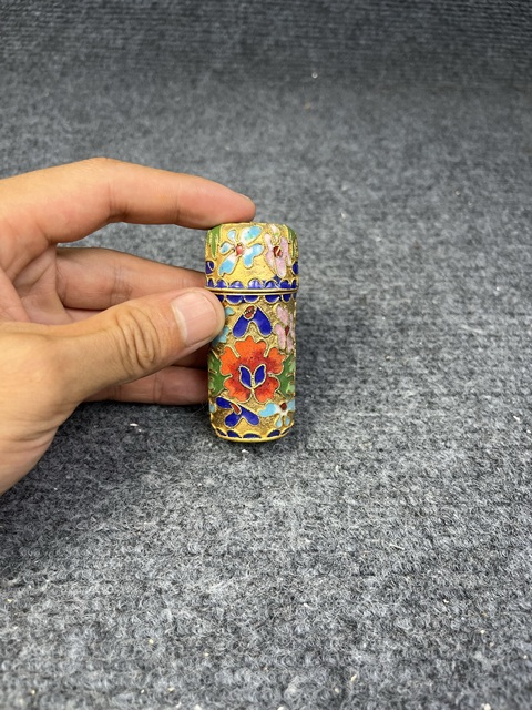 古玩雜項銅胎琺瑯彩小瓶***盒拍賣,當前價格188元