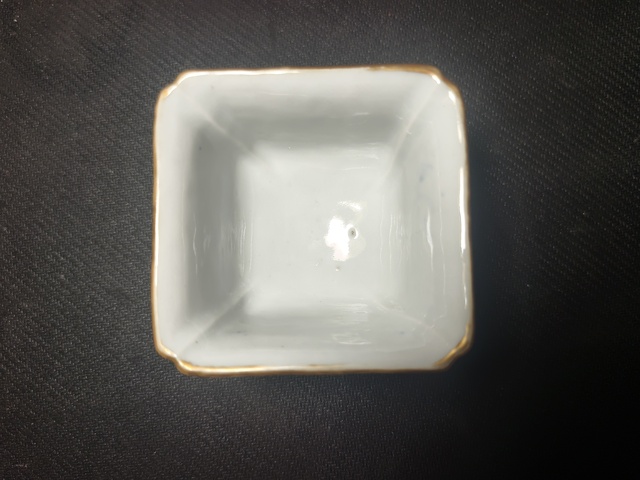古玩陶瓷青花亭臺(tái)樓閣山水人物紋倭角杯真品鑒賞圖