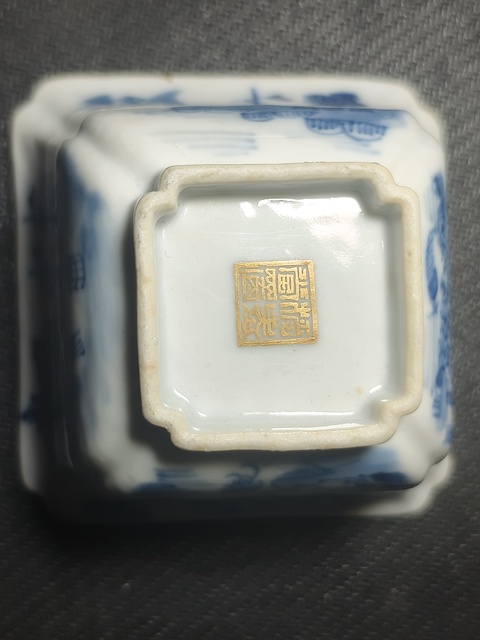 古玩陶瓷青花亭臺(tái)樓閣山水人物紋倭角杯真品鑒賞圖