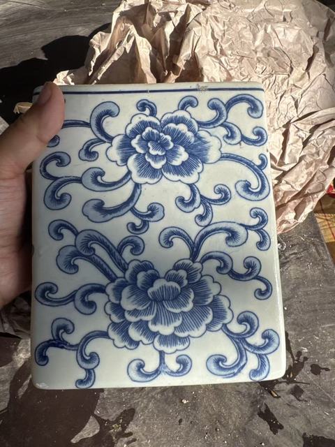 古玩陶瓷青花花卉紋脈枕真品鑒賞圖