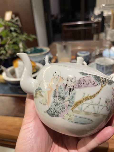 古玩陶瓷人物紋粉彩提梁壺真品鑒賞圖