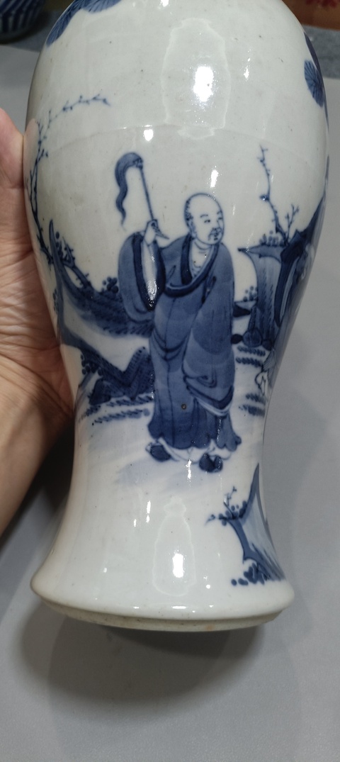 古玩陶瓷清晚·青花人物故事紋觀音瓶 真品鑒賞圖