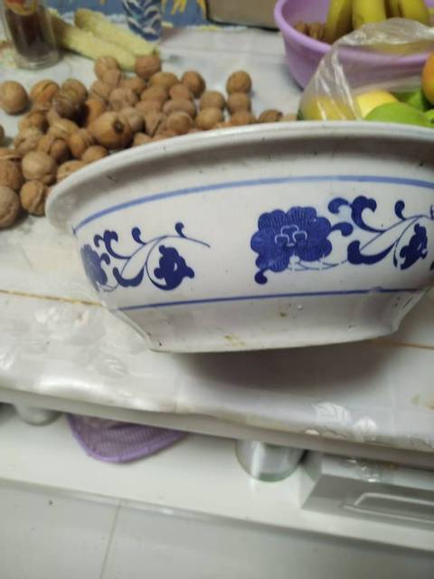 古玩陶瓷花卉紋碗真品鑒賞圖