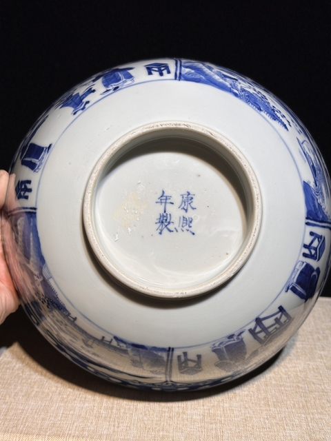 古玩陶瓷人物山水紋青花碗真品鑒賞圖