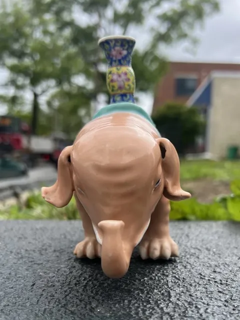 古玩陶瓷粉彩大象擺件真品鑒賞圖