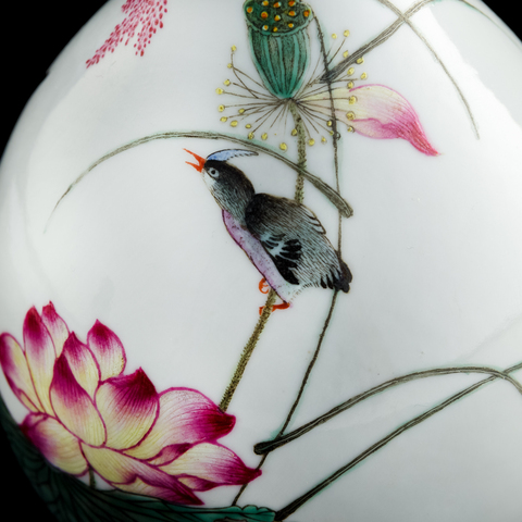 古玩陶瓷琺瑯彩風格花鳥紋蒜頭瓶真品鑒賞圖