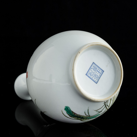 古玩陶瓷琺瑯彩風格花鳥紋蒜頭瓶真品鑒賞圖