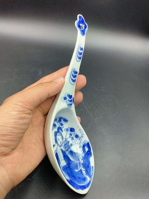 古玩陶瓷（清晚期）青花人物仕女紋大湯勺拍賣，當前價格2888元