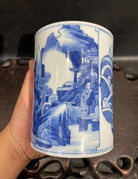 古玩陶瓷人物山水魚紋青花筆筒真品鑒賞圖