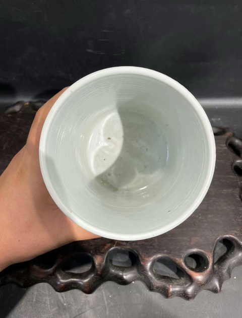 古玩陶瓷人物山水魚紋青花筆筒真品鑒賞圖