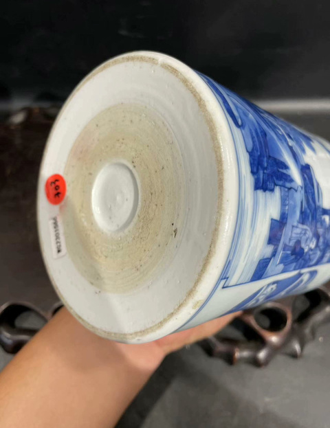 古玩陶瓷人物山水魚紋青花筆筒真品鑒賞圖